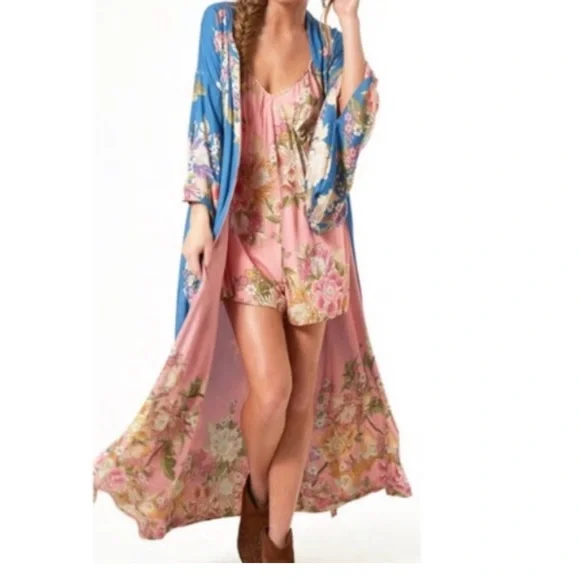 Spell & The Gypsy Blue Skies Pink Blue Reversible Floral Kimono - Picture 2 of 5